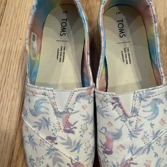 TOMS Unicorn Print Shoes - Picture 2 of 5
